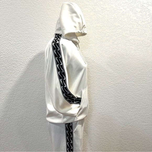 Nike Women’s Set White Apparel with Black Label Swoosh Track Suit %100 Polyester - Picture 1 of 15